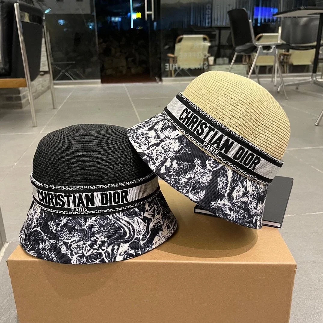 디올 스몰 브림 베이지 버킷 햇