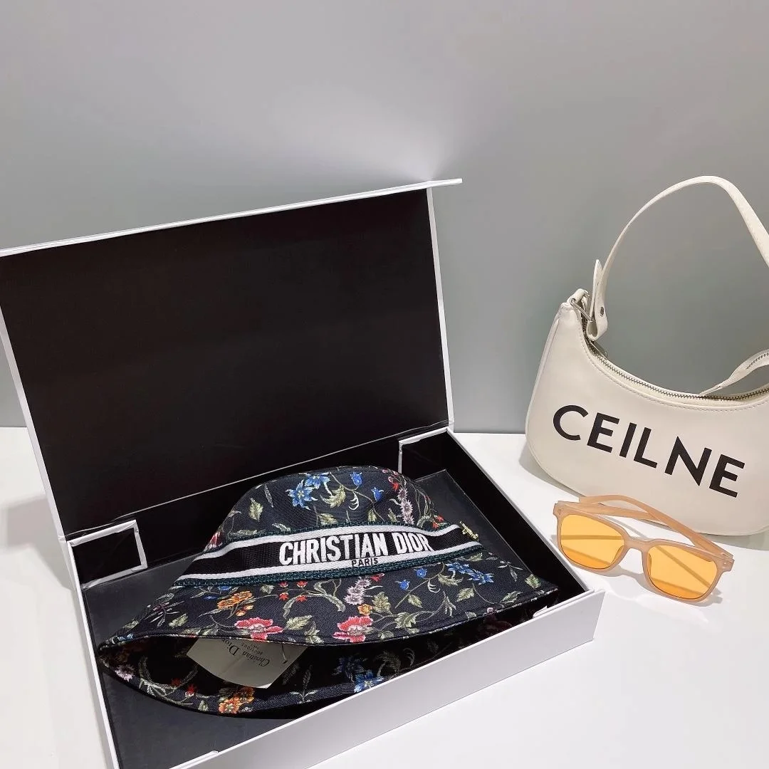 디올 D-BOBBY 페티 플로럴 블랙 스몰 버킷 햇