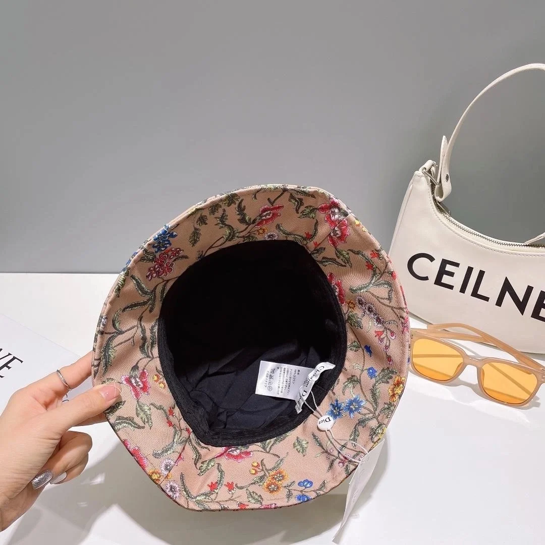 디올 D-BOBBY 페티 플로럴 베이지 스몰 버킷 햇