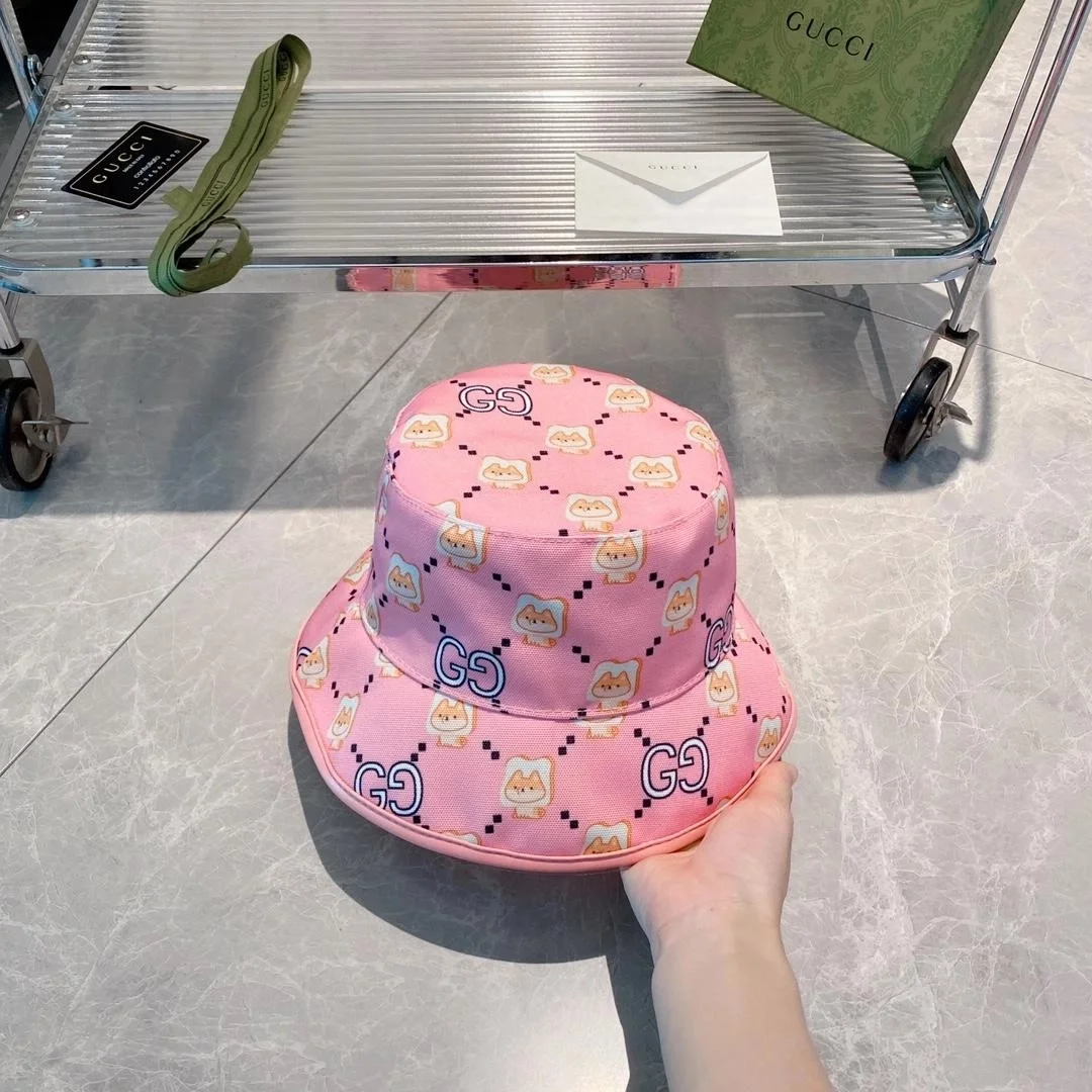 구찌 카와이 애니멀 프린트 핑크 코튼 버킷 햇