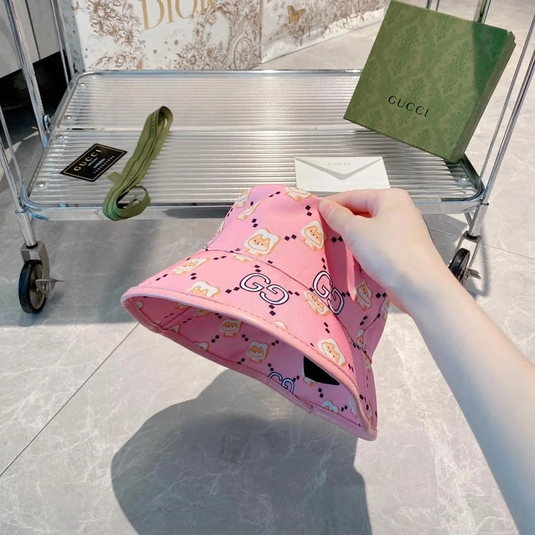 구찌 카와이 애니멀 프린트 핑크 코튼 버킷 햇