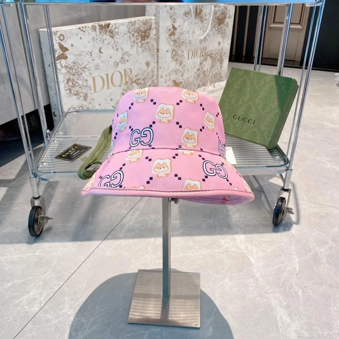 구찌 카와이 애니멀 프린트 핑크 코튼 버킷 햇