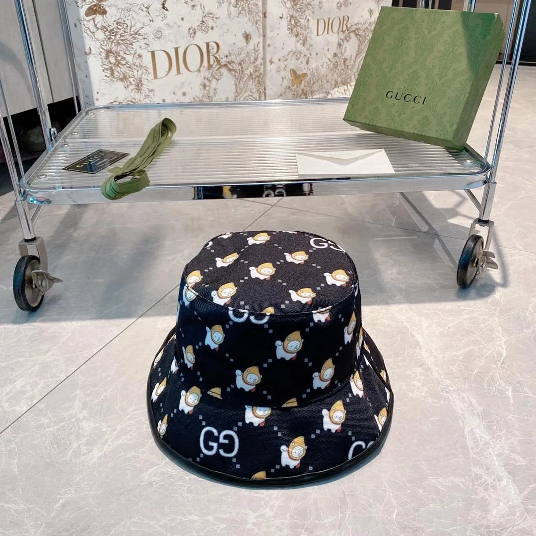 구찌 카와이 애니멀 프린트 블랙 코튼 버킷 햇