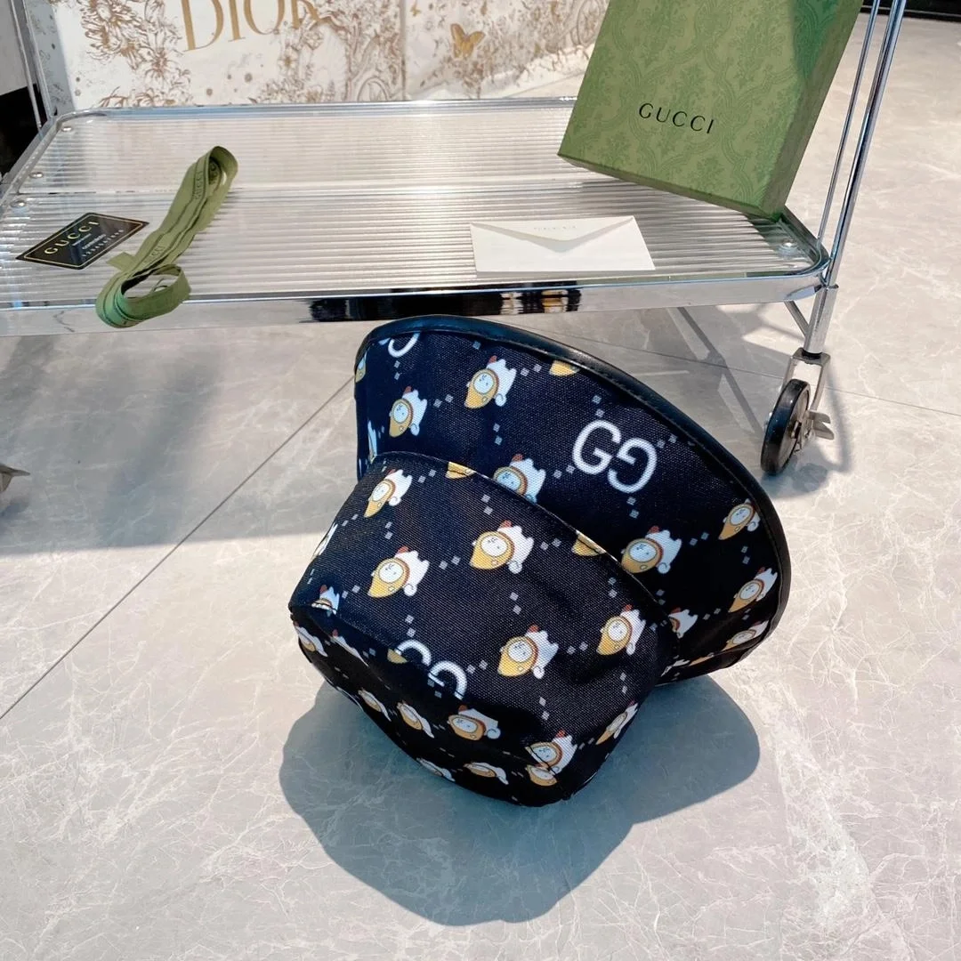 구찌 카와이 애니멀 프린트 블랙 코튼 버킷 햇