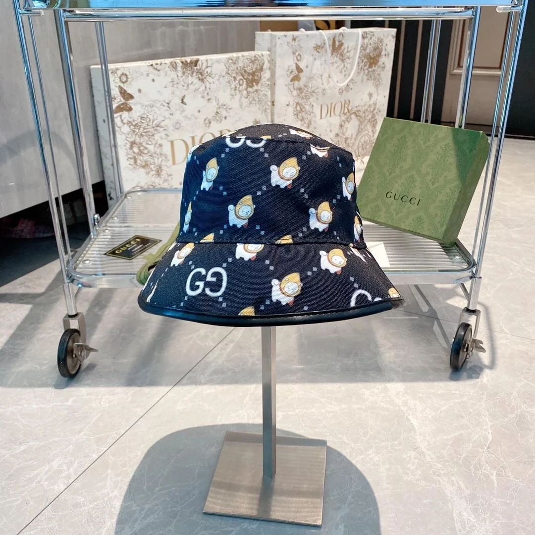 구찌 카와이 애니멀 프린트 블랙 코튼 버킷 햇