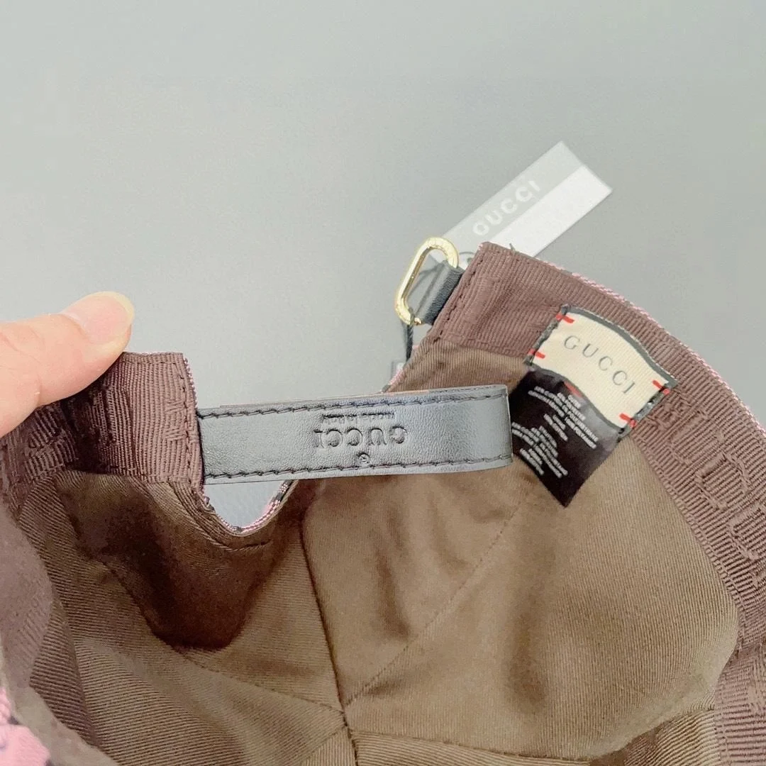 구찌 GG 모노그램 레도 로고 핑크 베이스볼 캡