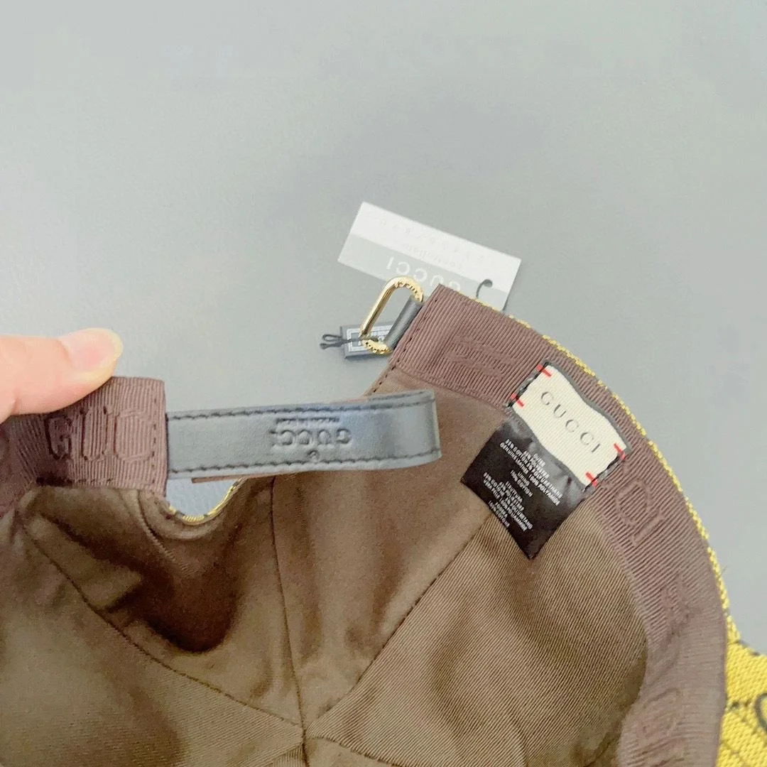 구찌 GG 모노그램 레더 로고 옐로우 베이스볼 캡