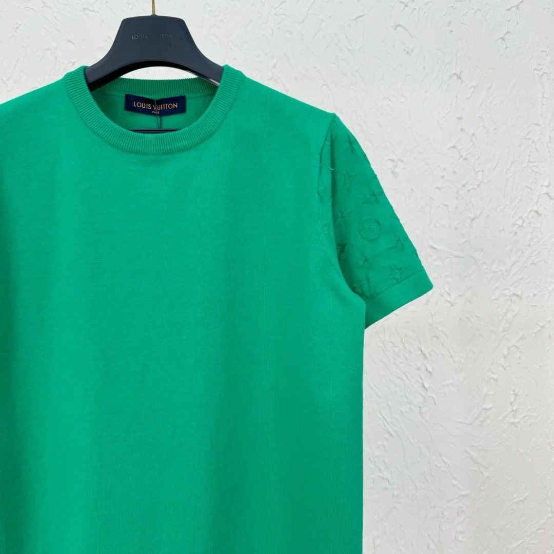 루이비통 숏 슬리브드 시그니처 크루넥 티셔츠 1AFIU1