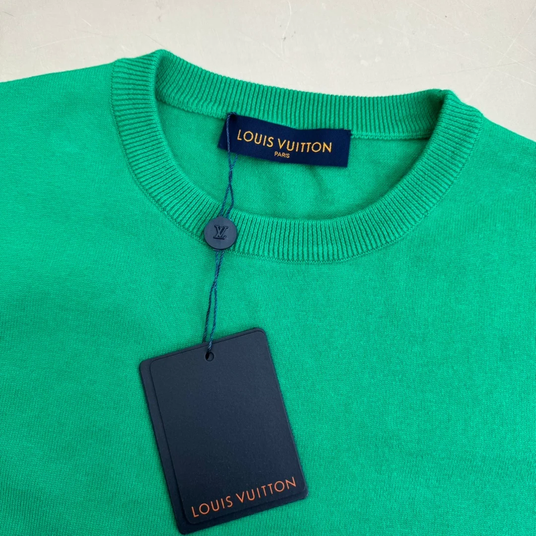 루이비통 숏 슬리브드 시그니처 크루넥 티셔츠 1AFIU1