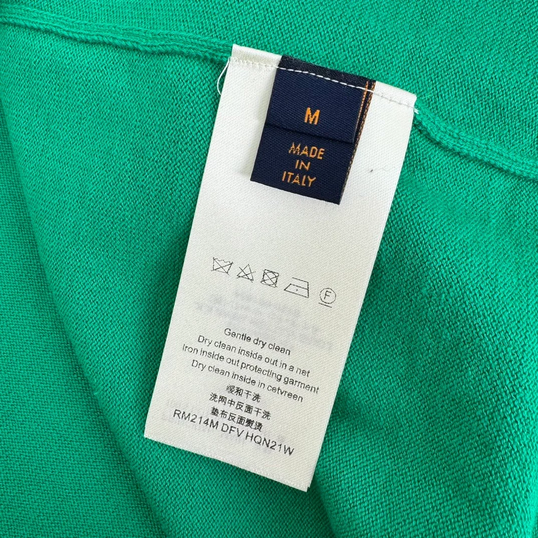 루이비통 숏 슬리브드 시그니처 크루넥 티셔츠 1AFIU1