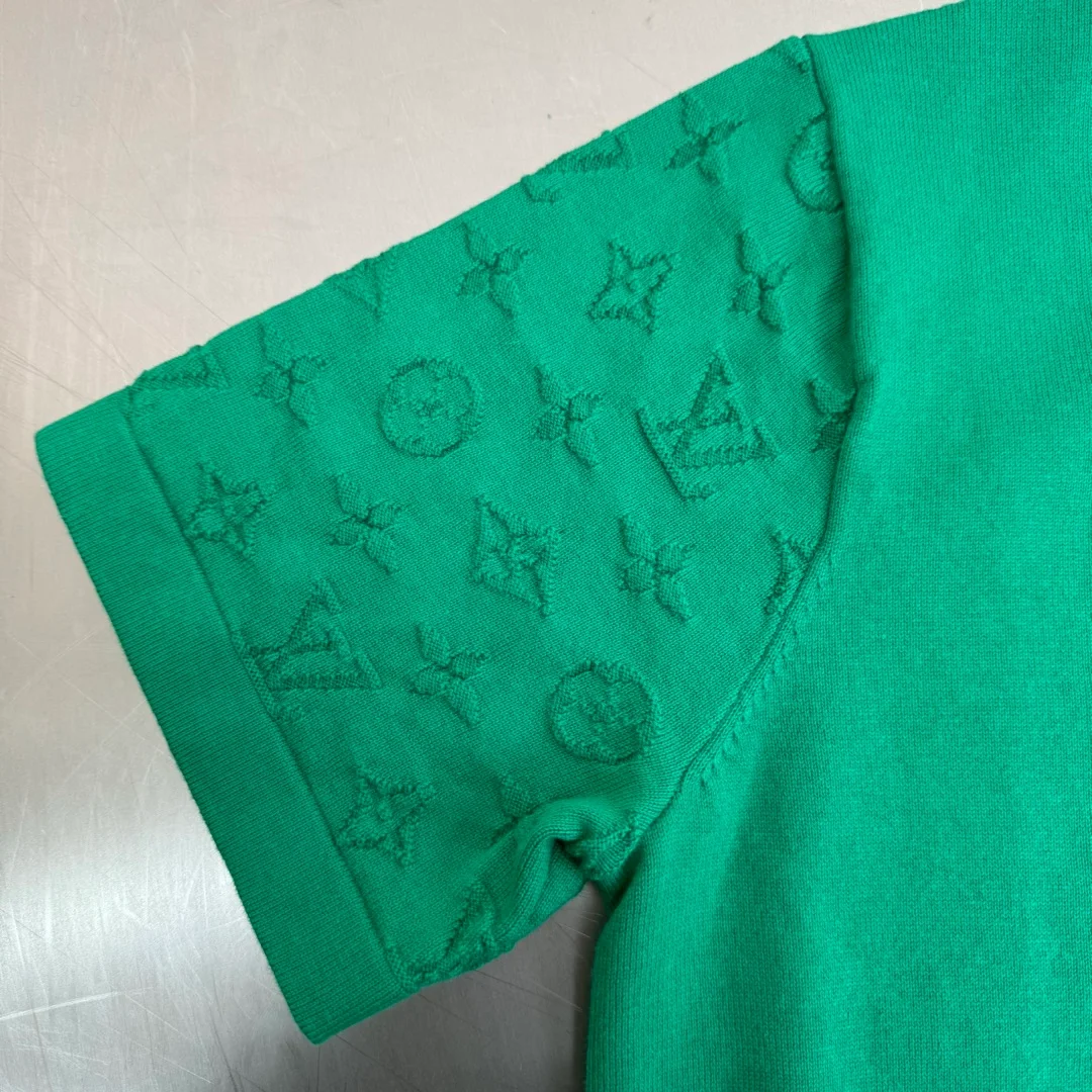 루이비통 숏 슬리브드 시그니처 크루넥 티셔츠 1AFIU1