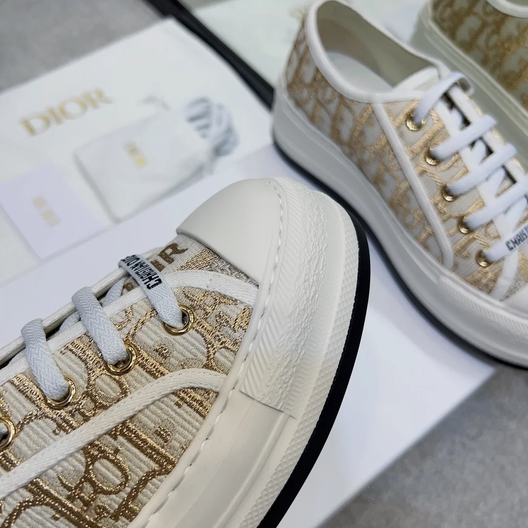디올 플랫폼 스니커즈 화이트&골드