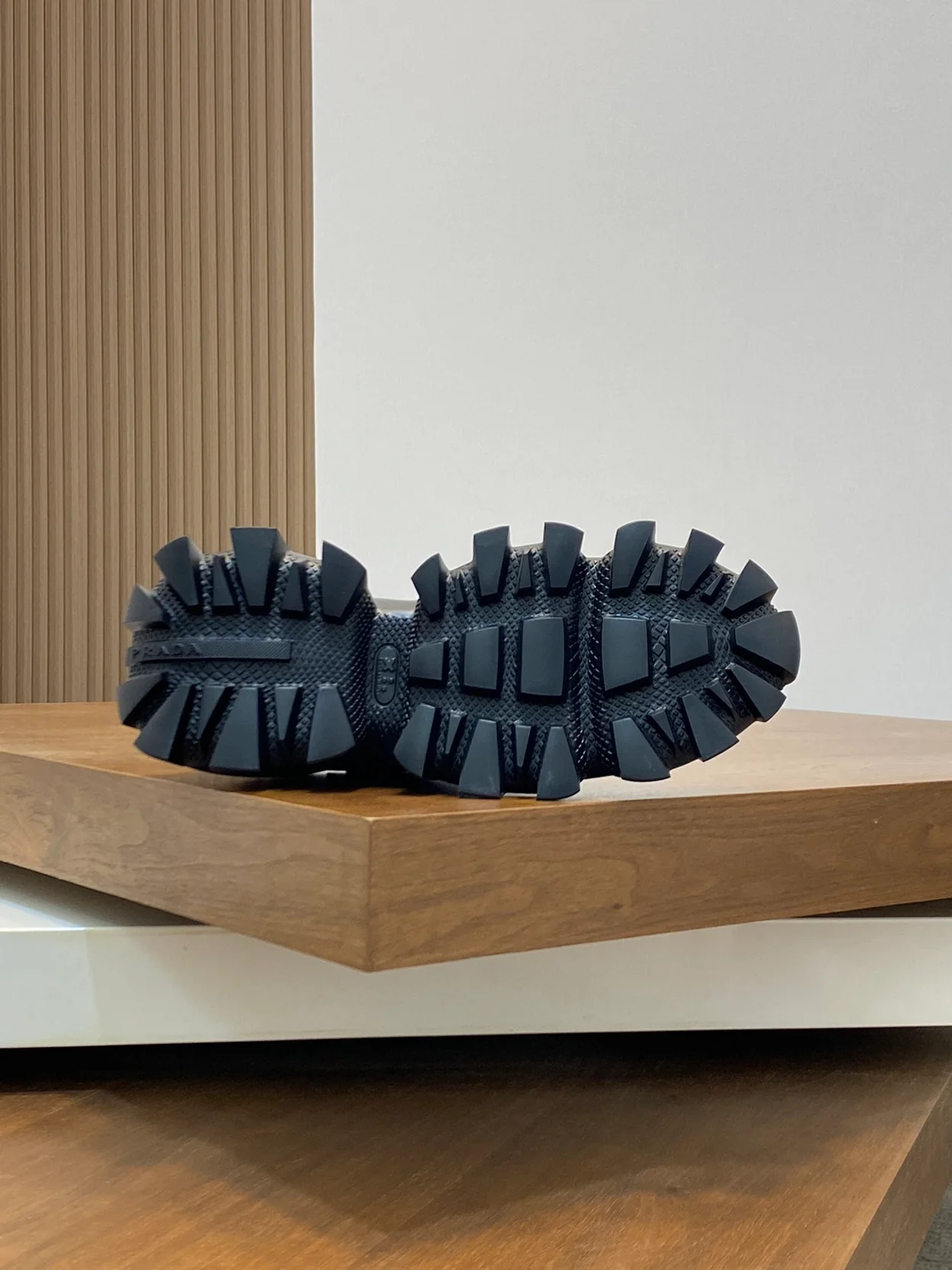 프라다 Cloudbust Thunder 스니커즈 블랙