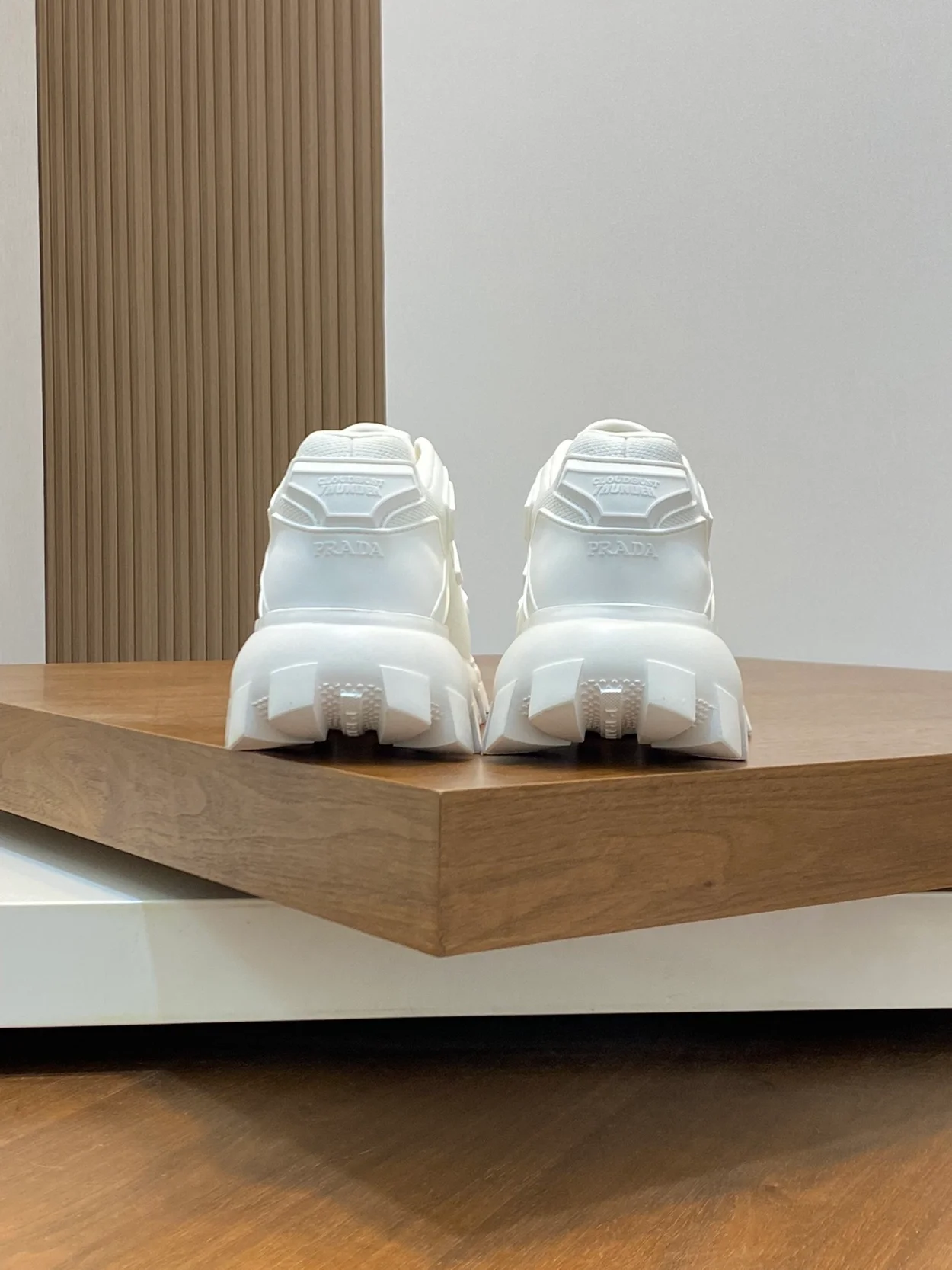 프라다 Cloudbust Thunder 스니커즈 화이트