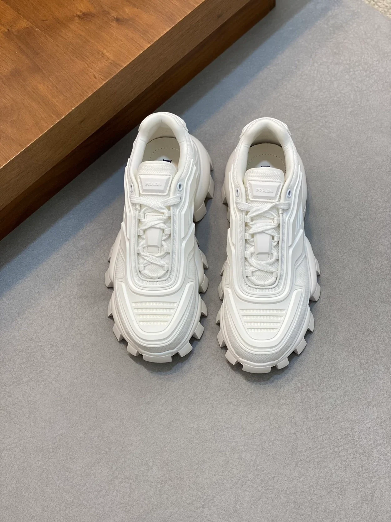 프라다 Cloudbust Thunder 스니커즈 화이트