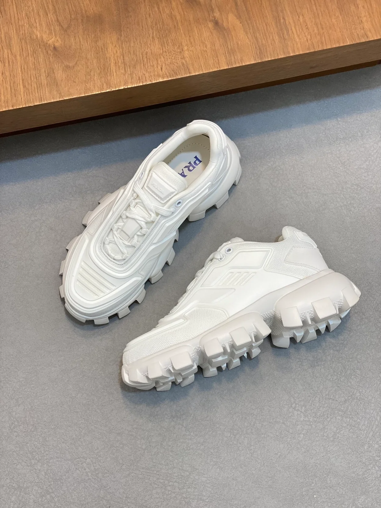 프라다 Cloudbust Thunder 스니커즈 화이트