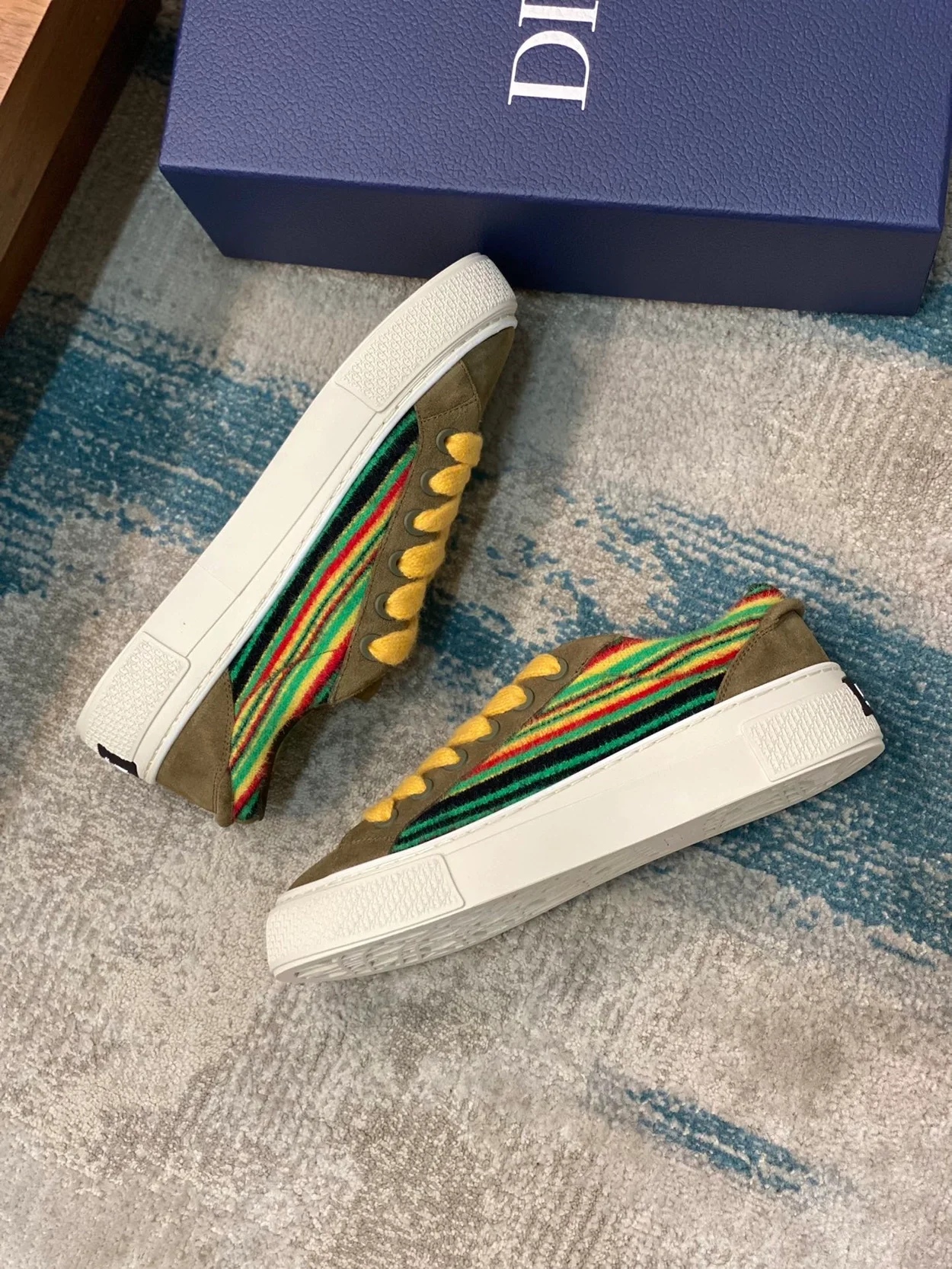 디올 B33 티어스 지퍼 블루종