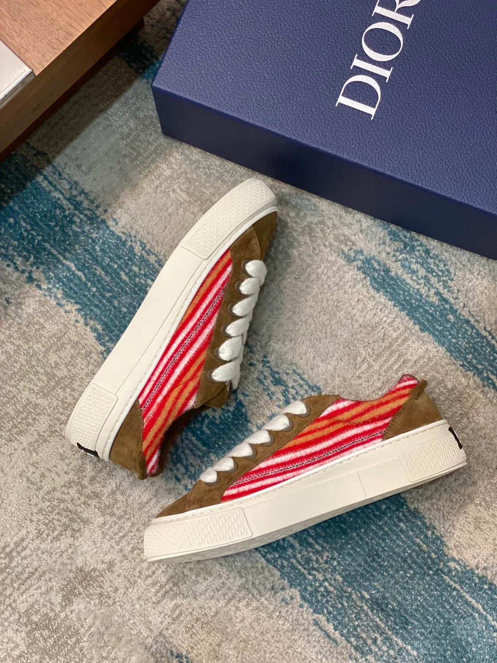 디올 x 데님 티어스 B33 스니커즈