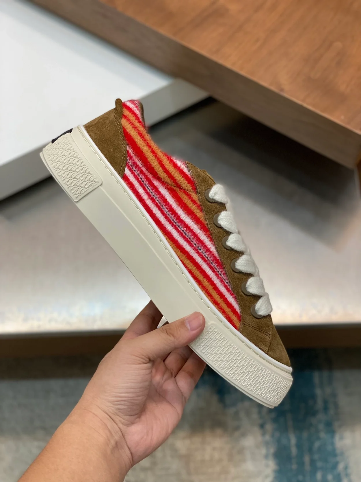 디올 x 데님 티어스 B33 스니커즈