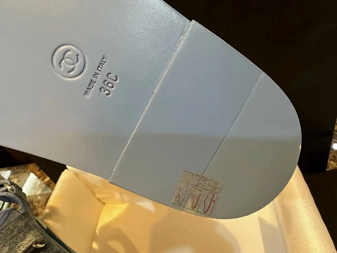 샤넬 샌들 프린티드 데님 & 라이트 블루