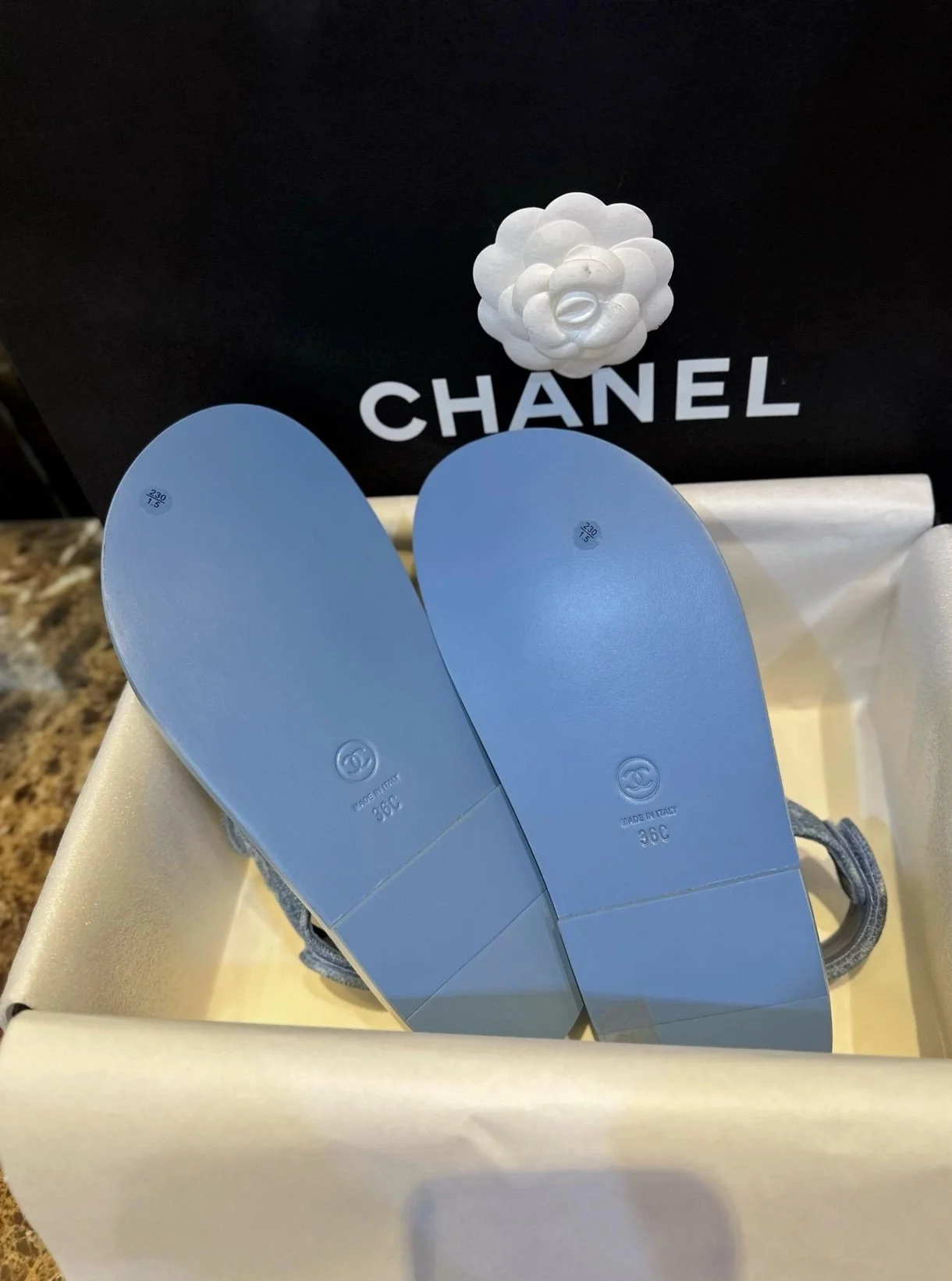 샤넬 샌들 프린티드 데님 & 라이트 블루