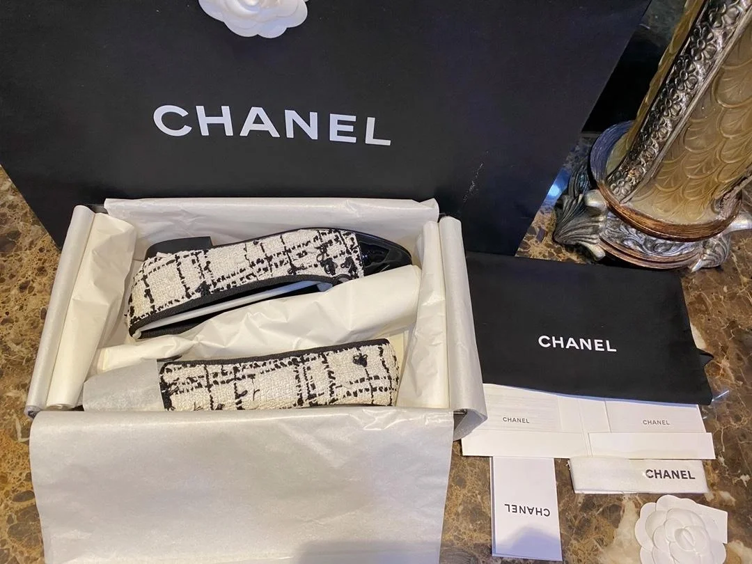 샤넬 발레리나 플랫 트위드 페이턴트 카프스킨 샌들