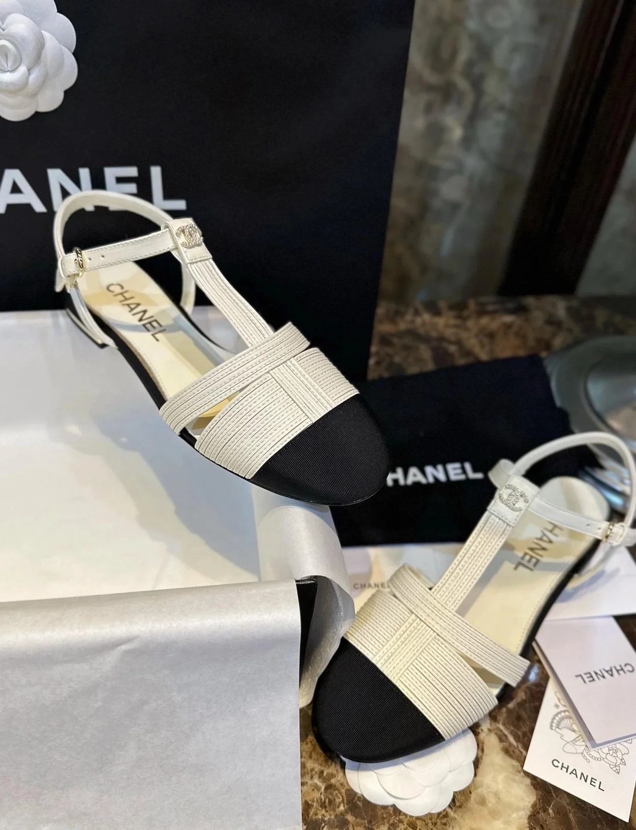 샤넬 램스킨 그로그랭 토 오픈 샌들