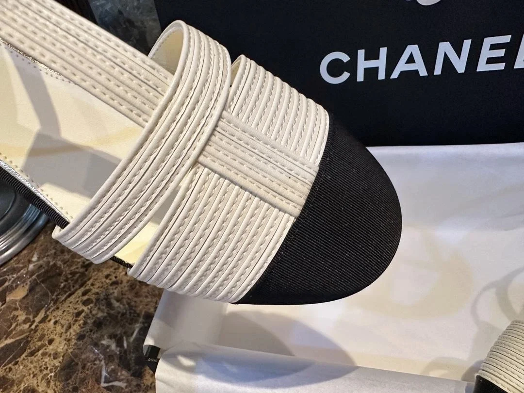 샤넬 램스킨 그로그랭 토 오픈 샌들