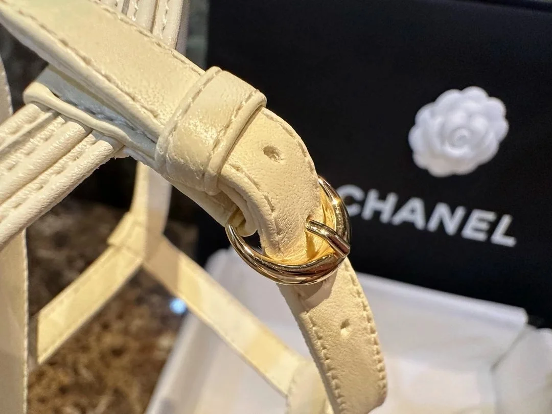 샤넬 램스킨 그로그랭 토 오픈 샌들