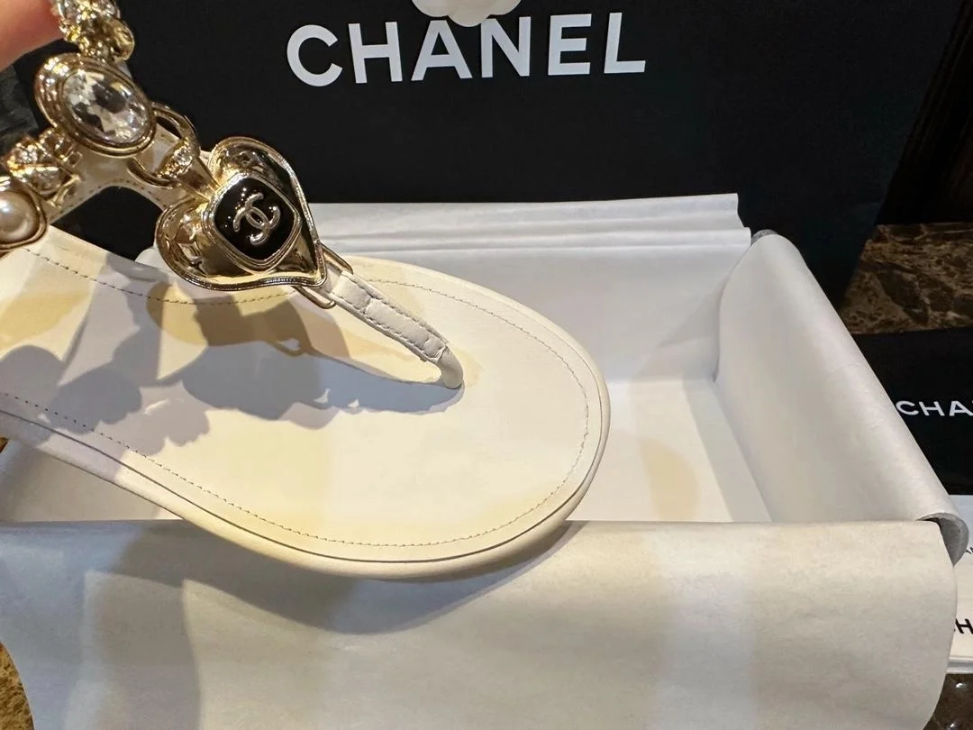 샤넬 CC HEART 주얼 샌들