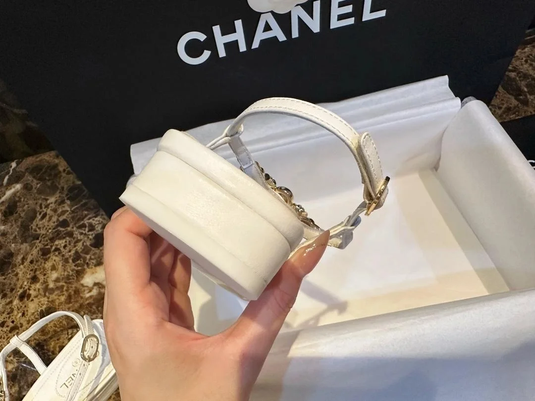 샤넬 CC HEART 주얼 샌들