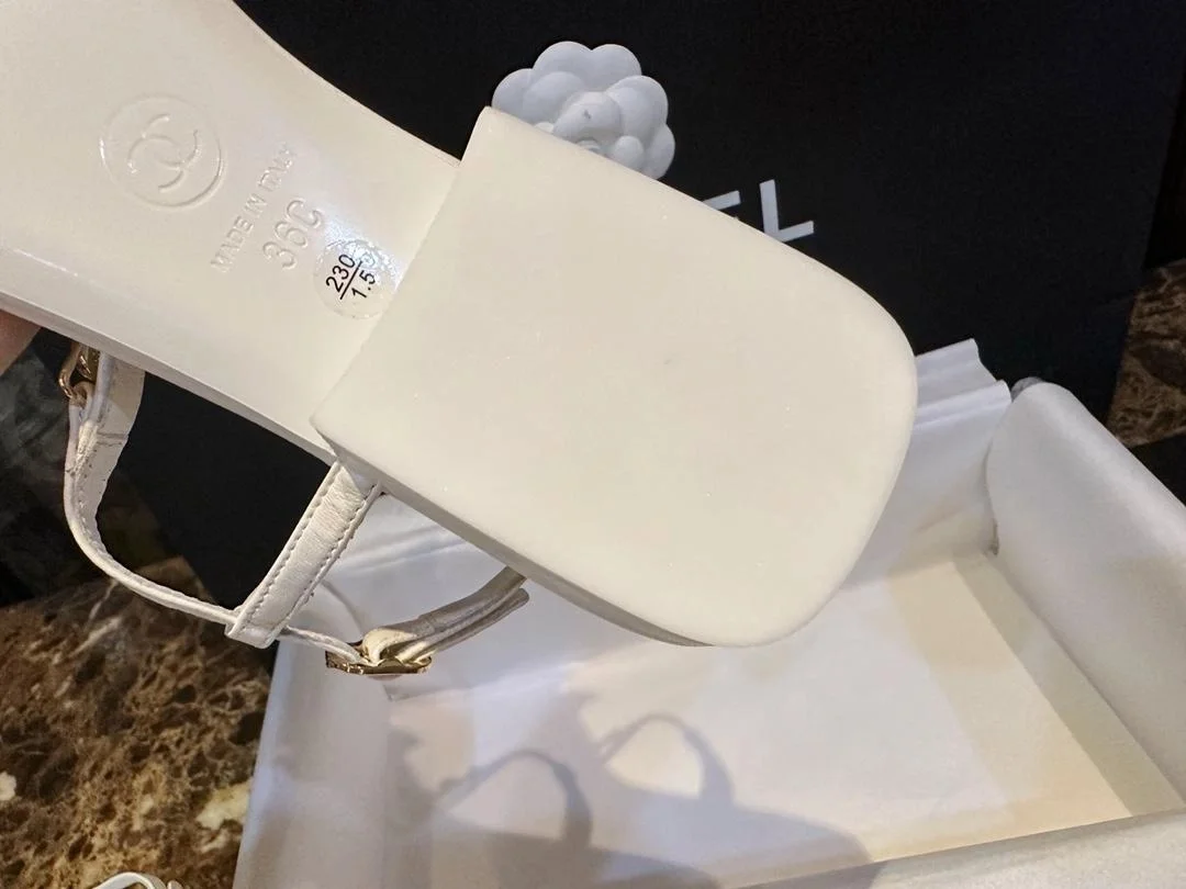 샤넬 CC HEART 주얼 샌들