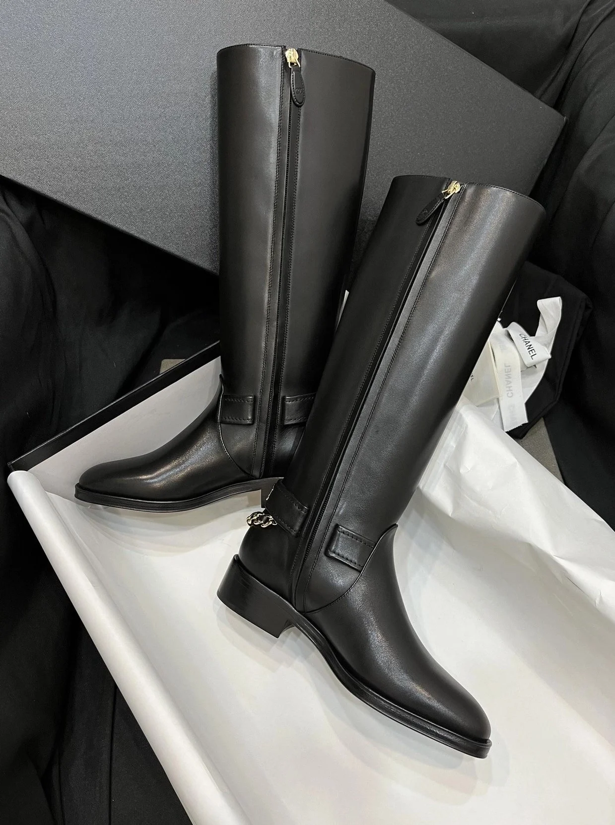 샤넬 하이 부츠 카프스킨 골드 메탈 & 블랙