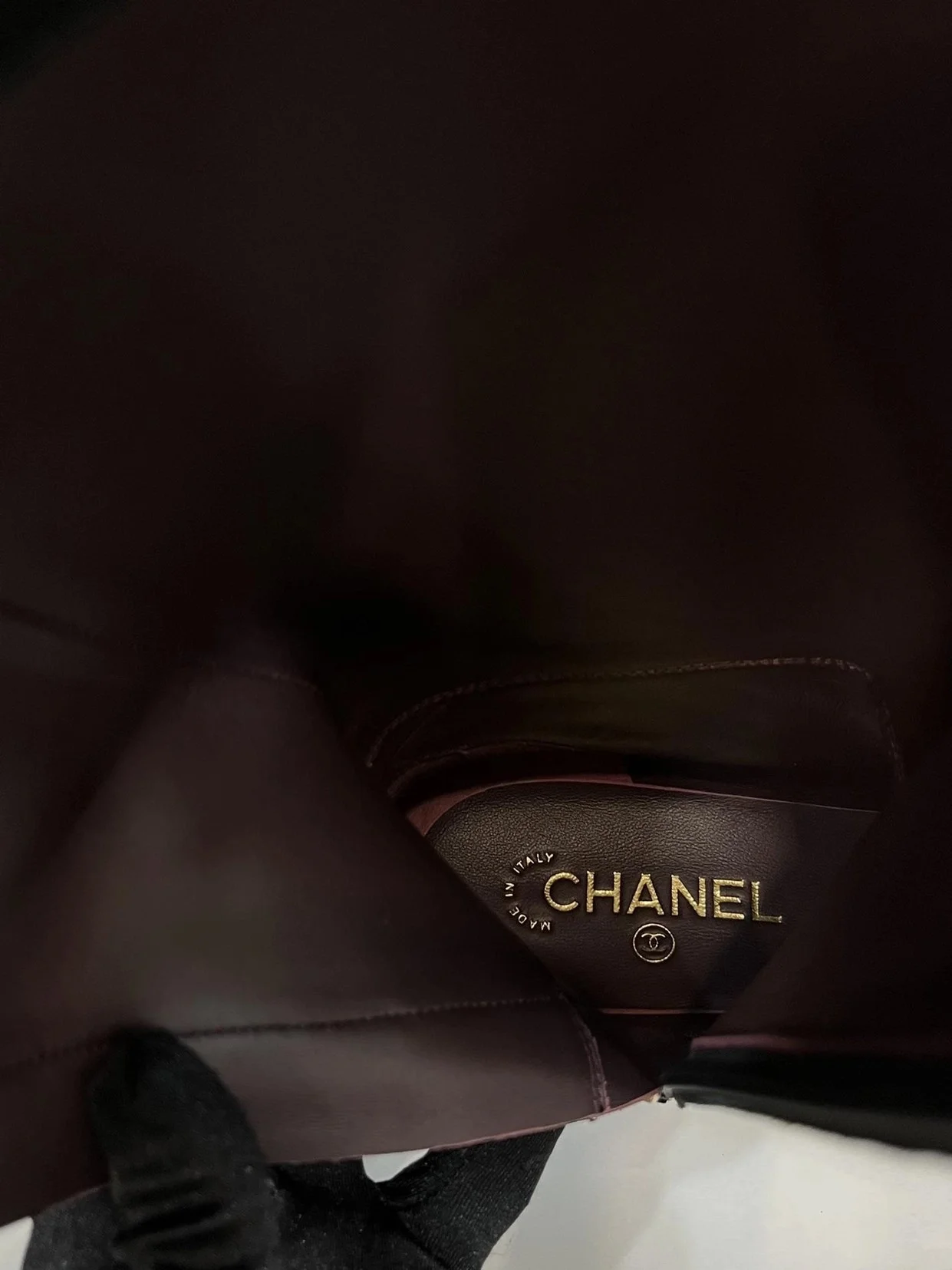 샤넬 하이 부츠 카프스킨 골드 메탈 & 블랙