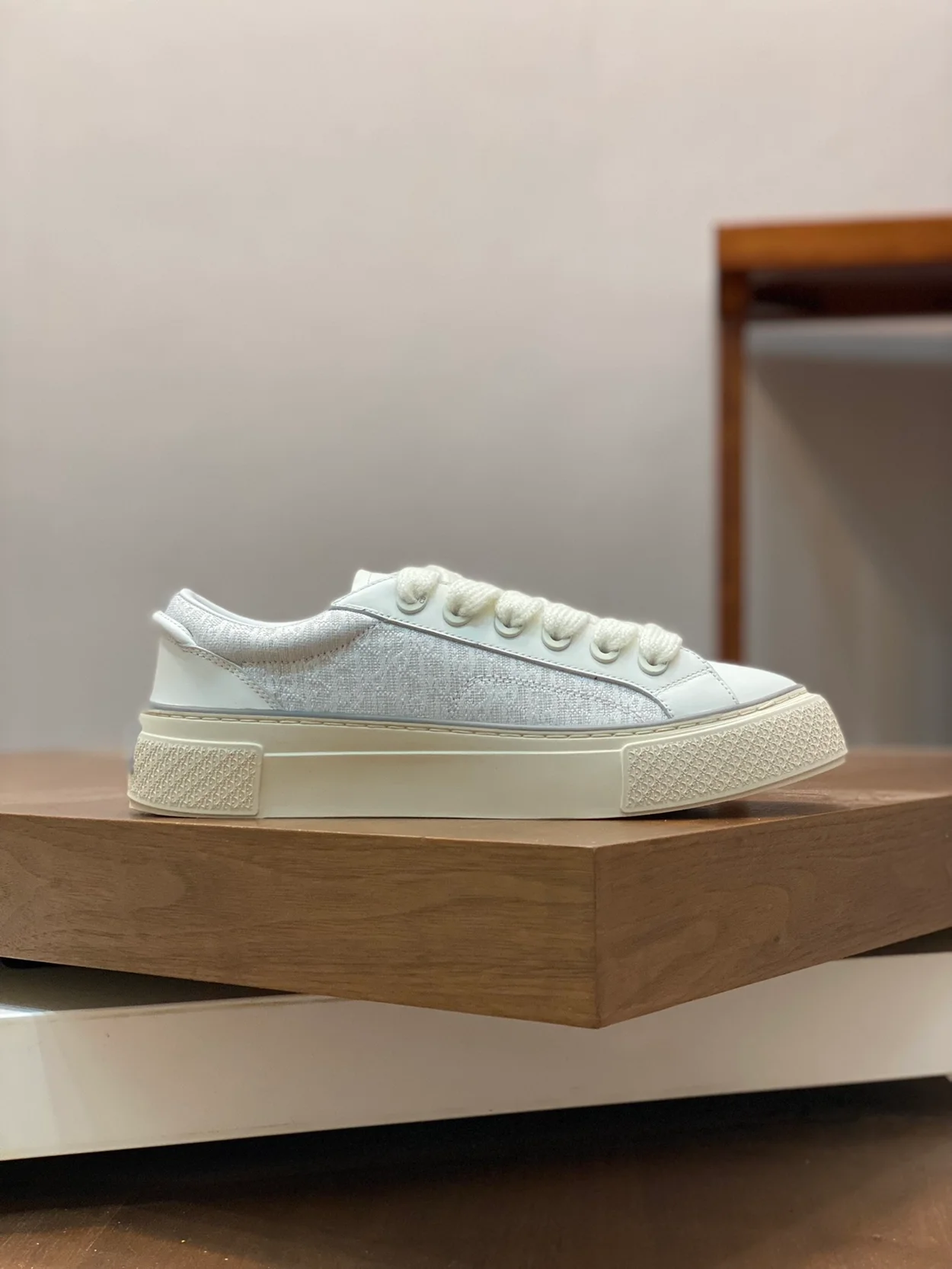 디올 B33 스니커즈 화이트 스무스