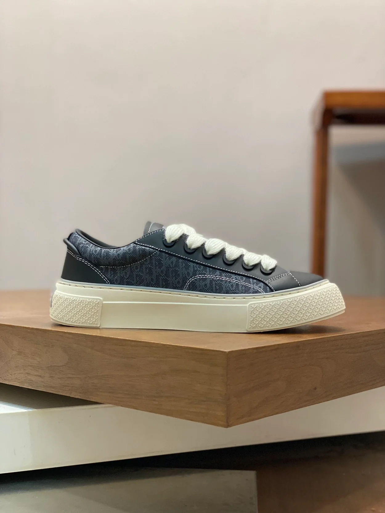 디올 B33 스니커즈 블랙 스무스