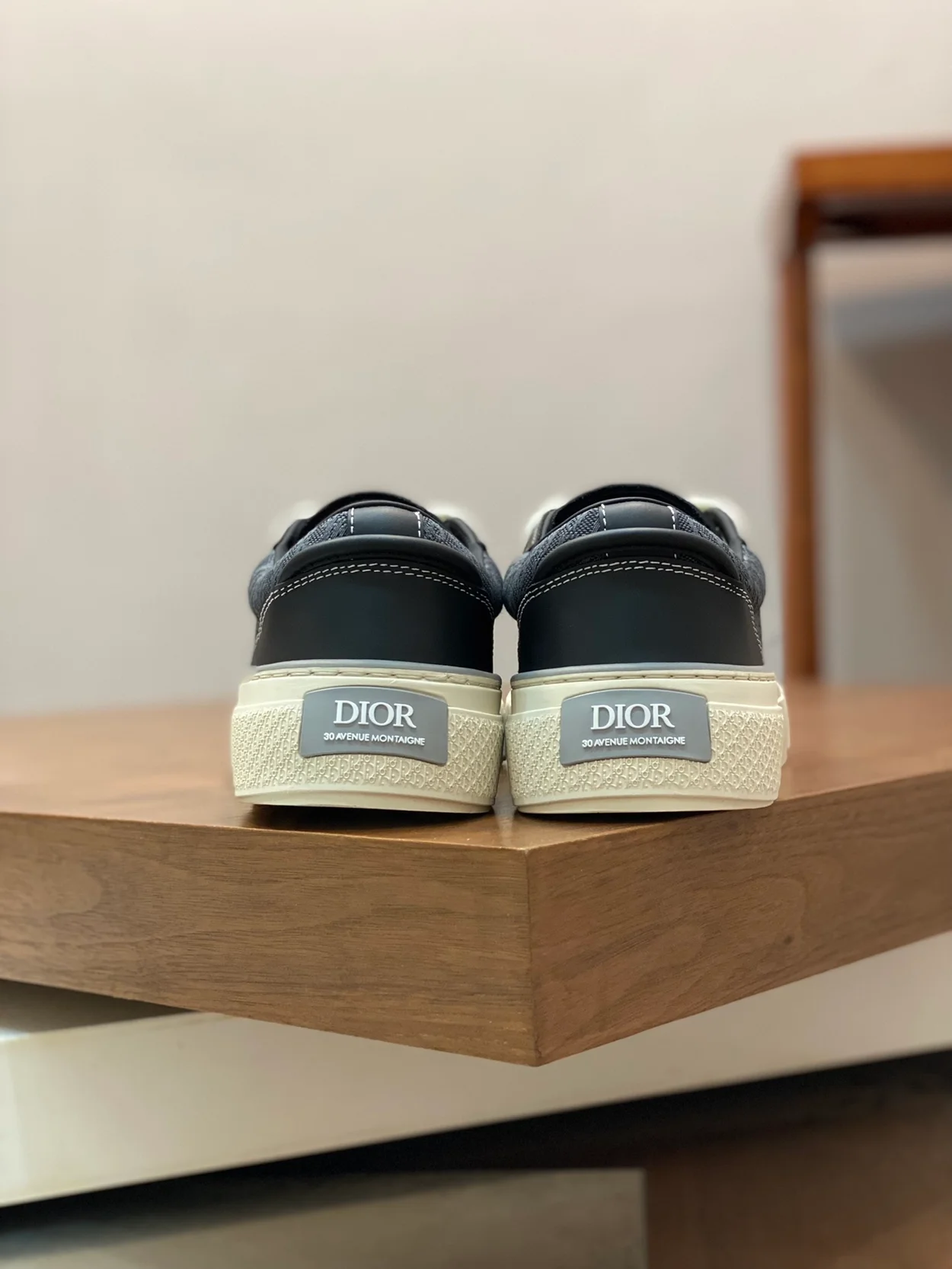 디올 B33 스니커즈 블랙 스무스