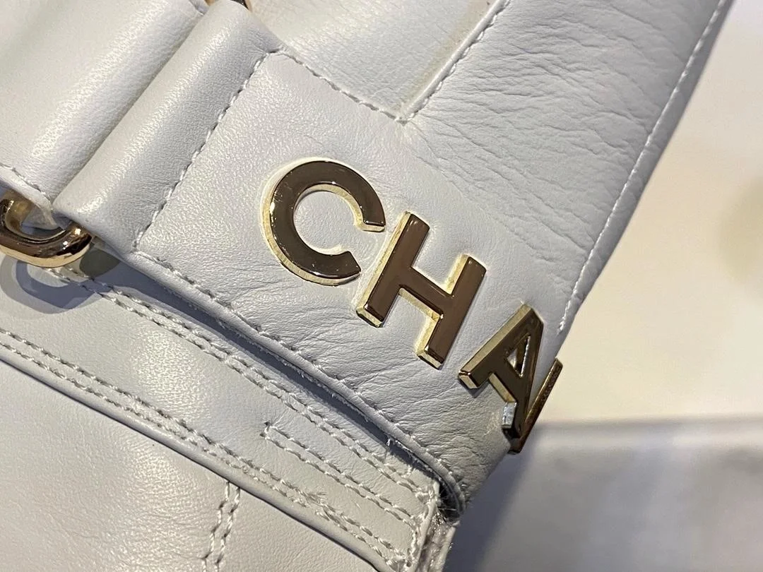 샤넬 레이스업 램스킨 카프스킨 부츠 화이트