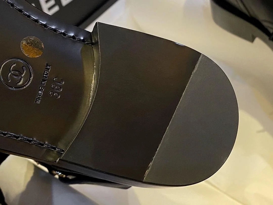 샤넬 레이스업 램스킨 카프스킨 부츠 블랙