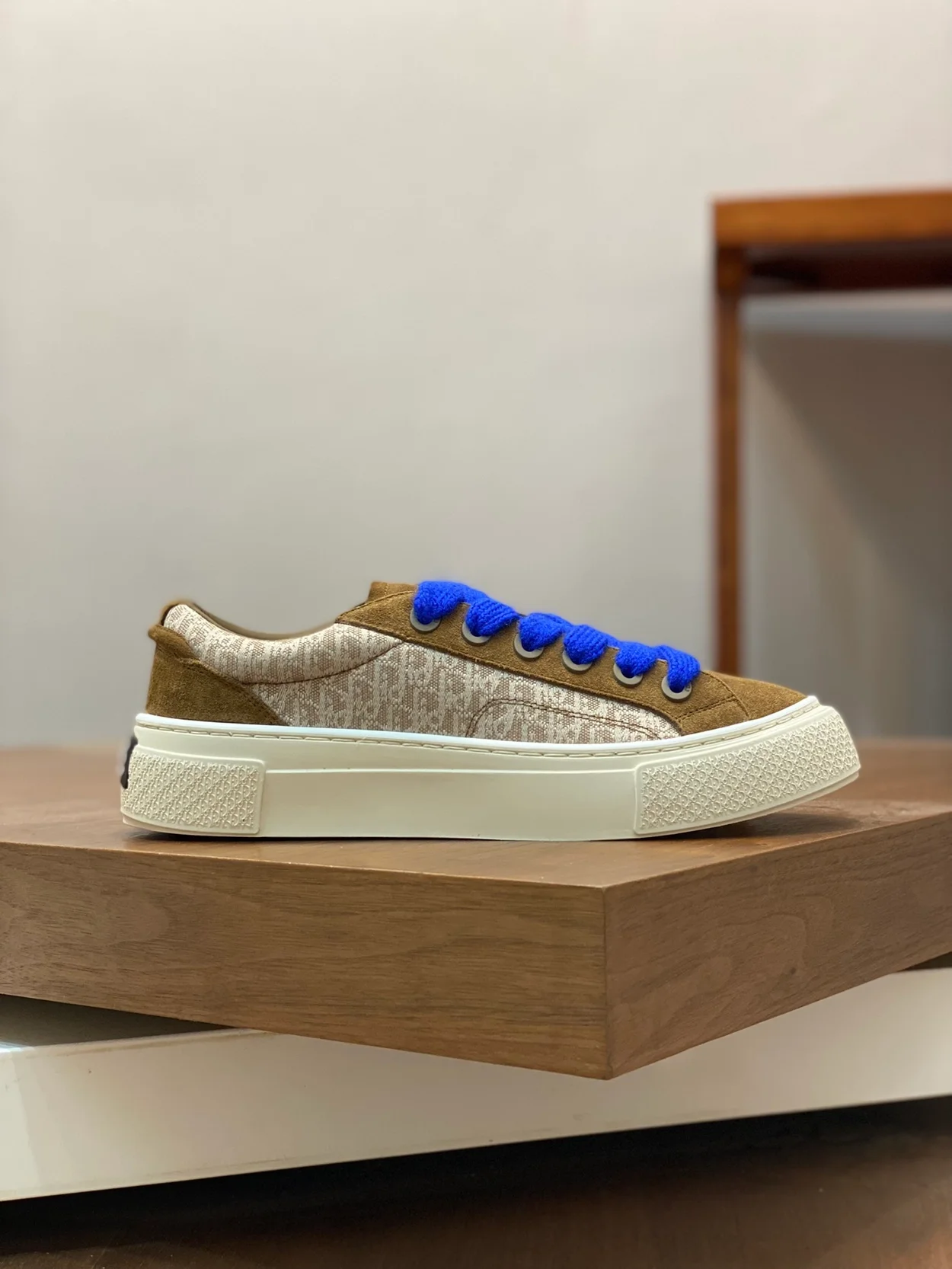 디올 B33 스니커즈 브라운&크림