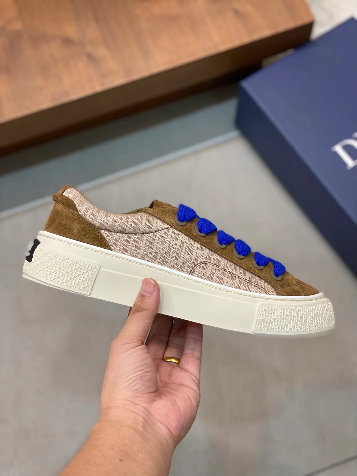 디올 B33 스니커즈 브라운&크림