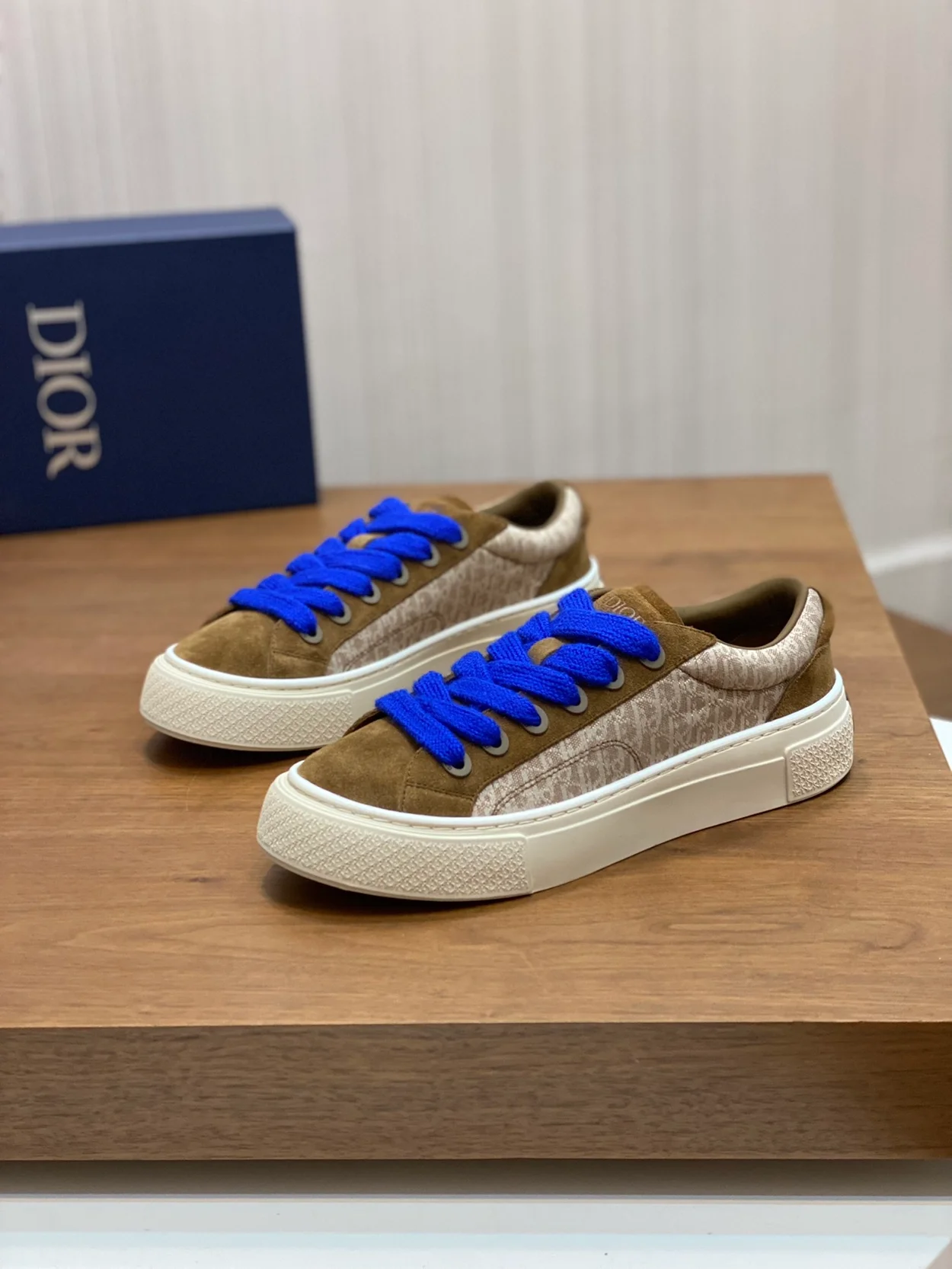 디올 B33 스니커즈 브라운&크림