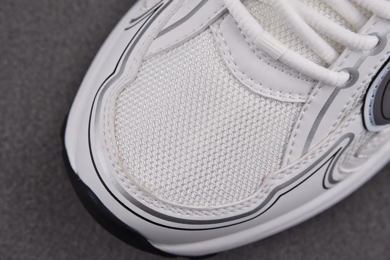 디올 B30 스니커즈 화이트 메시 & 테크니컬 패브릭