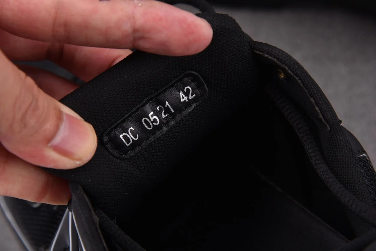 디올 B30 스니커즈 블랙 메시 & 테크니컬 패브릭