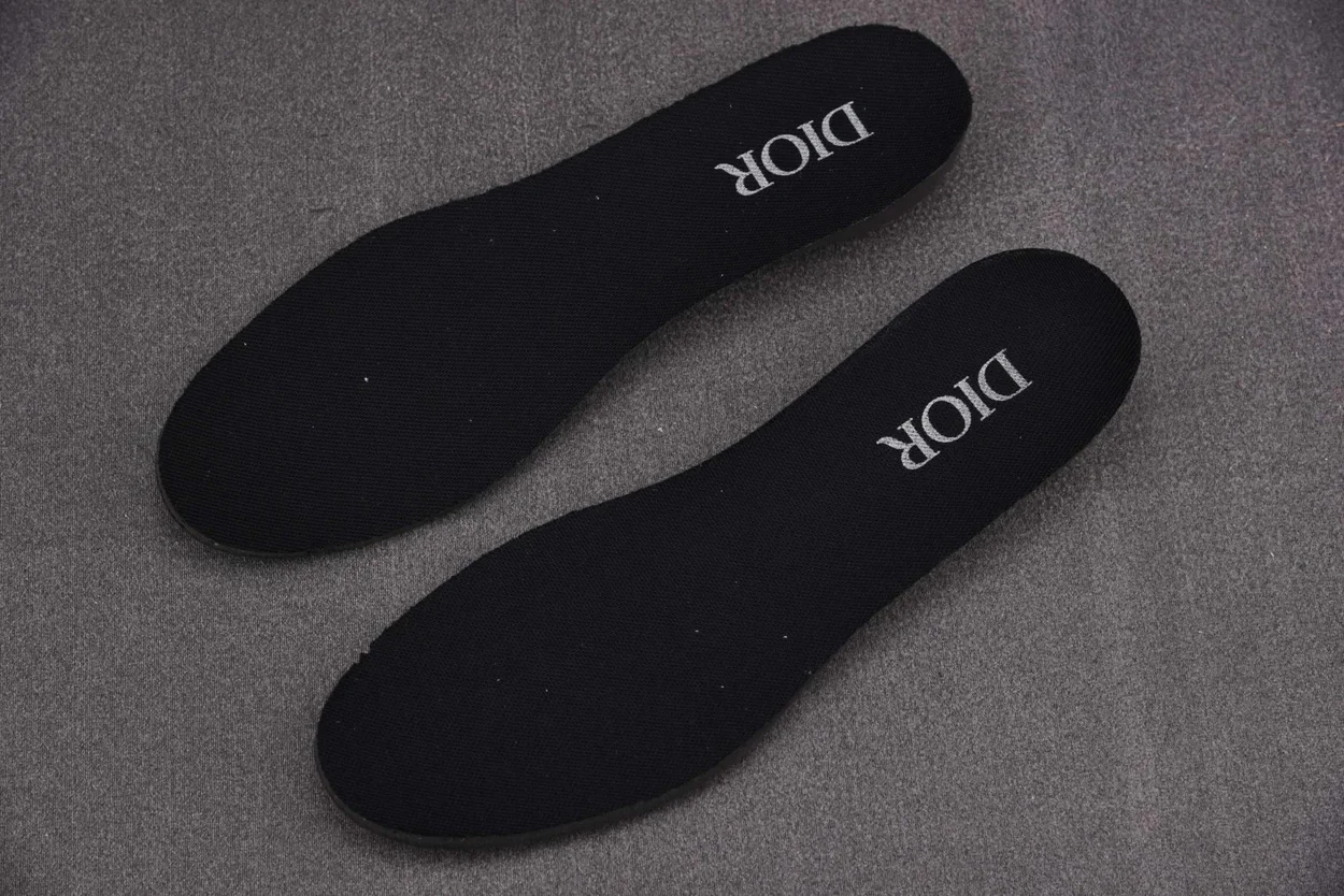 디올 B28 하이탑 스니커즈 블랙 러버