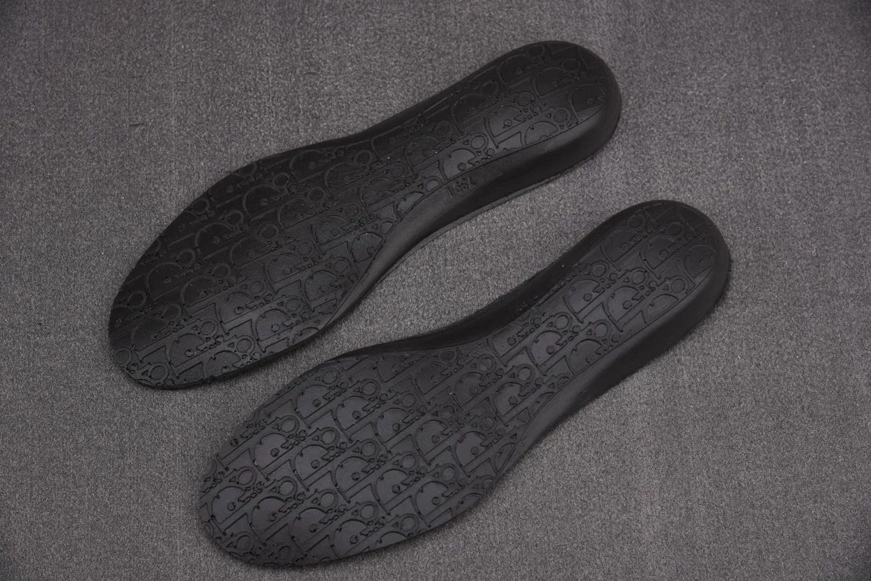 디올 B28 하이탑 스니커즈 블랙 러버