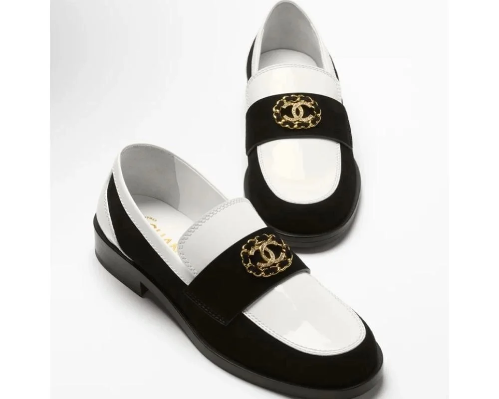 샤넬 로퍼 페이턴트 카프스킨 메탈 블랙 화이트