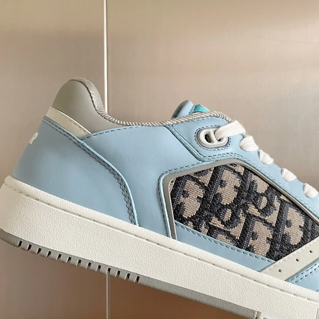 디올 B27 로우탑 스니커즈 라이트 블루 & 크림
