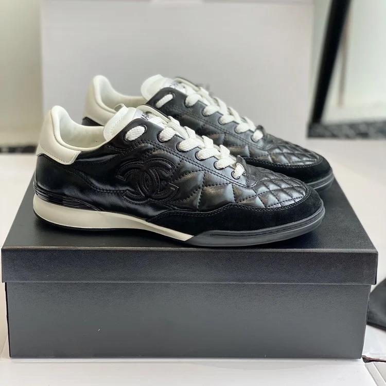 샤넬 스니커즈 카프스킨 블랙