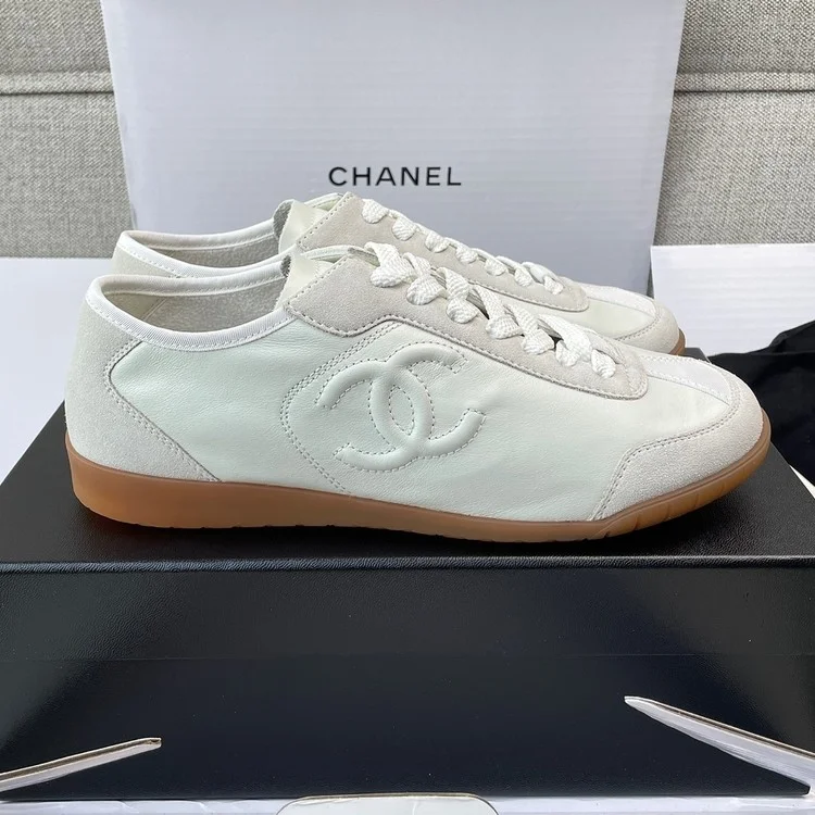 샤넬 스니커즈 카프스킨 벨벳 카프스킨 화이트